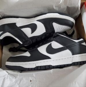 Nike Black and White Men's Sneakers